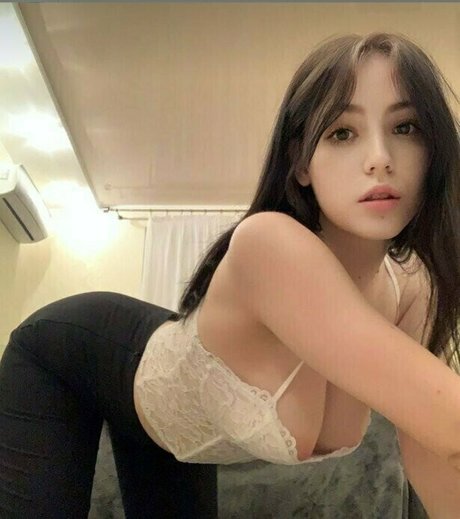 issaa0 OnlyFans-Pornos