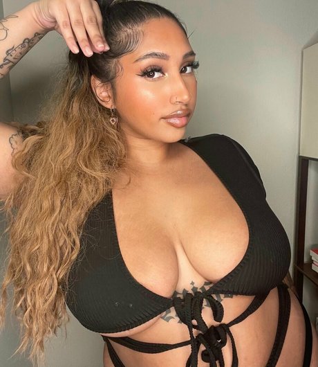 Jeanette prakash NurlyFans-Brüste