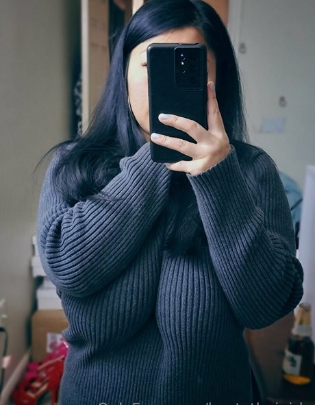 bustythaigirlx OnlyFans Inhalte