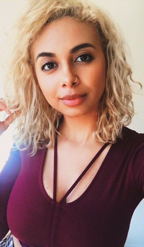 React GirlsYT OnlyFans-Leak