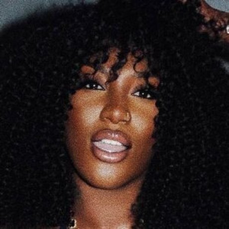 Aya Nakamura Leaks von OnlyFans