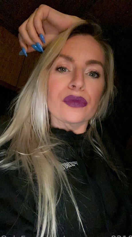 Only yours Nackt auf OnlyFans