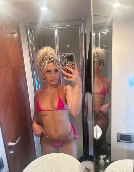 kickingitwithk Nacktbilder OnlyFans