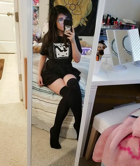 20 jahre alte onlyfans nackt Professionell