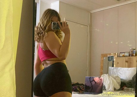 lzzle OnlyFans Leaks Gratis