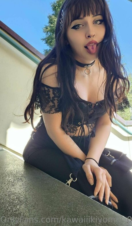 Rue Hernandez Nackt auf OnlyFans