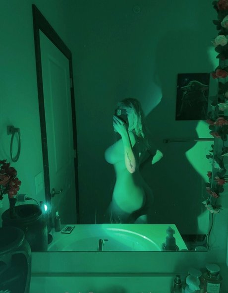 Chewy Waifu Nacktbilder-Leaks von OnlyFans