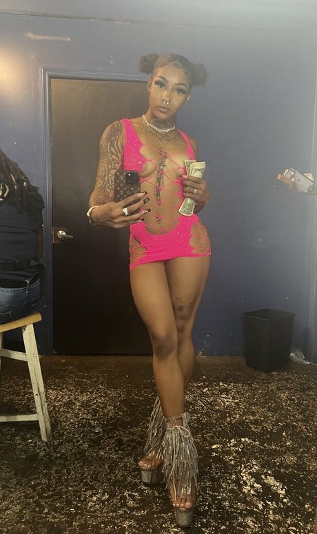 Kaashkare3 OnlyFans Striptease