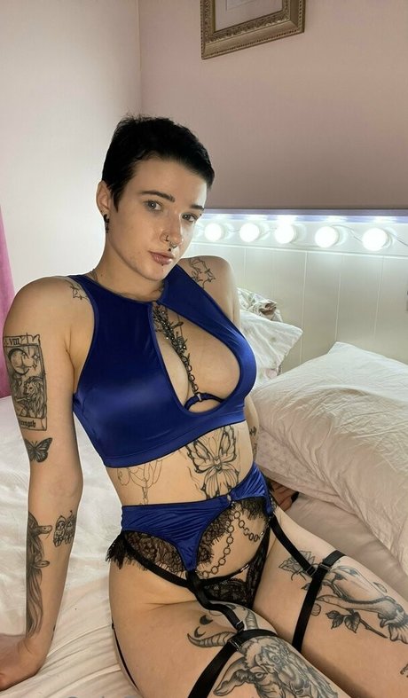 Eve winters OnlyFans-Seite