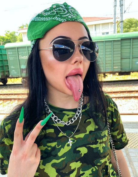 Alison Beth Nackt OnlyFans