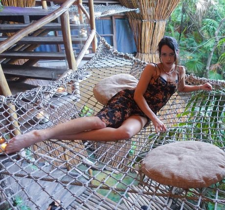 jenhearts247 OnlyFans Sextape