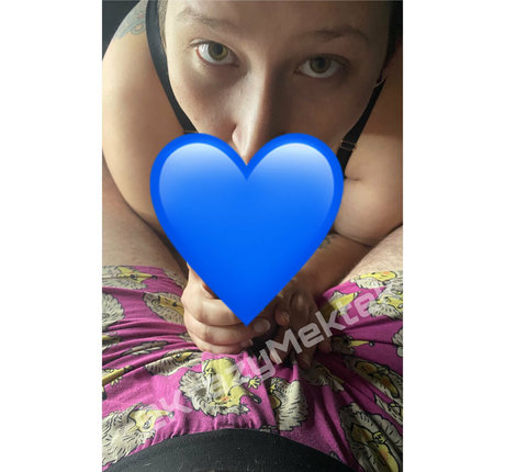 krazymektek OnlyFans Striptease