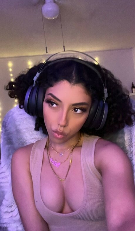 Empress Mirai Nacktbilder von OnlyFans