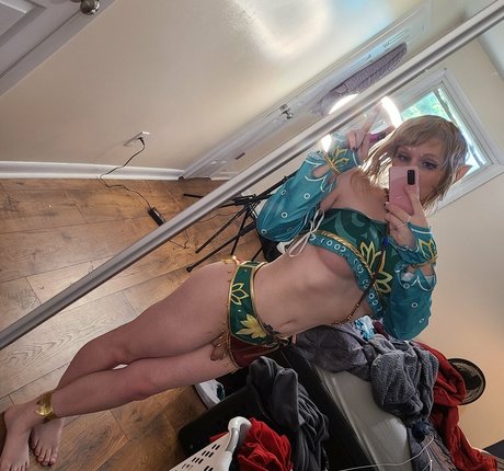 Rosie Kawaii OnlyFans Star