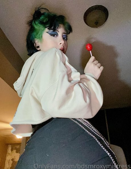 mistressroxybdsm OnlyFans Model Bilder