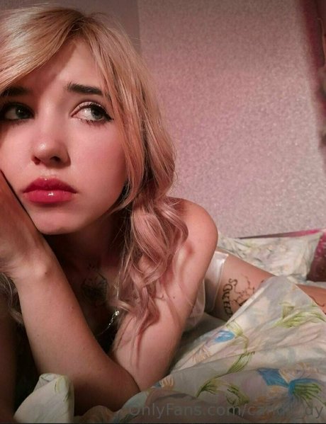 kate latex OnlyFans-Inhalte