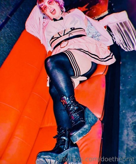 doethebrat OnlyFans Strip