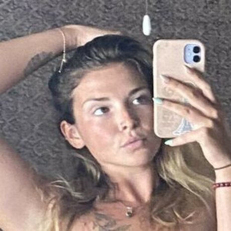 April Makenna OnlyFans Gratis