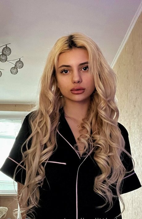 evelinalittledemon OnlyFans Nacktbilder geleakt