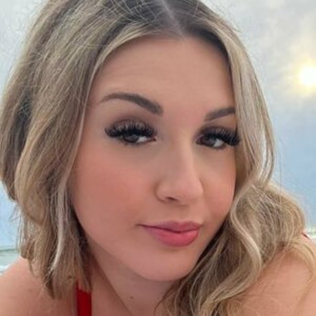 itsdwrldwide OnlyFans Nacktbilder