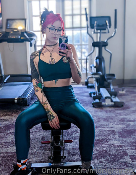 Midnight Mary OnlyFans schlank