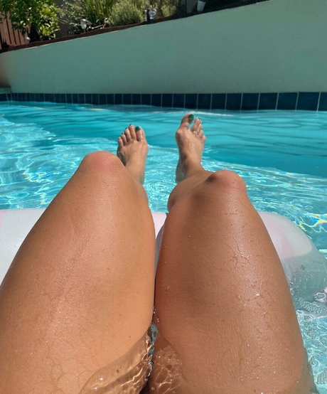 asiatischer squirt onlyfans erotisch Bild