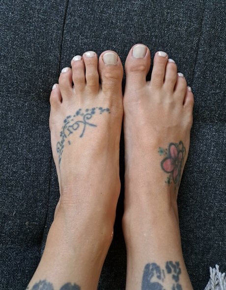 Bibis secrets Füße OnlyFans