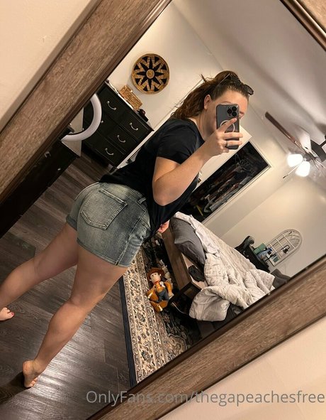 hotwife peachesfree Nacktpornos auf OnlyFans