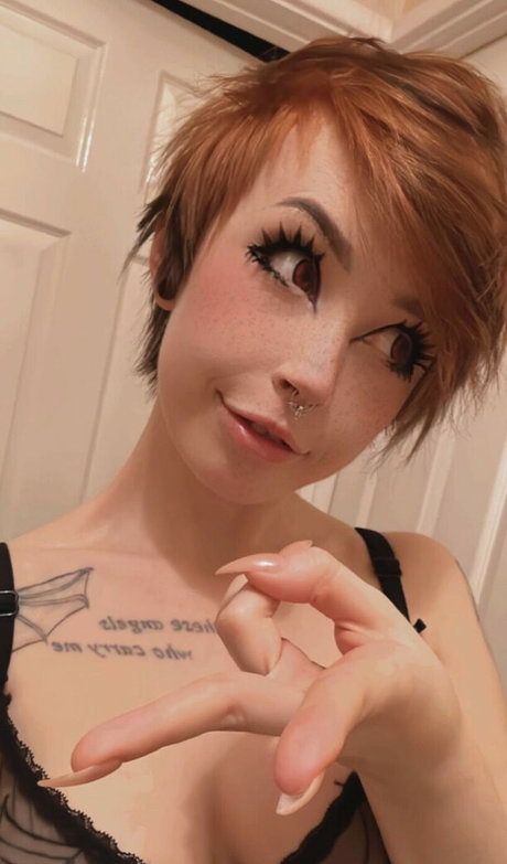 Ember Wolf OnlyFans Lesbisch