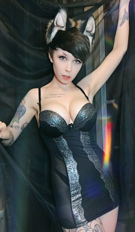 Ember Wolf OnlyFans-Archiv