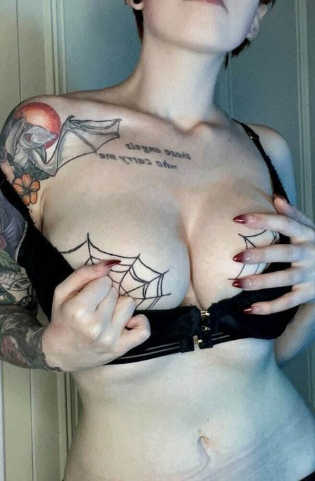 Ember Wolf OnlyFans Mega