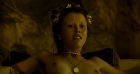 Mia Goth Nacktbilder OnlyFans geleakt