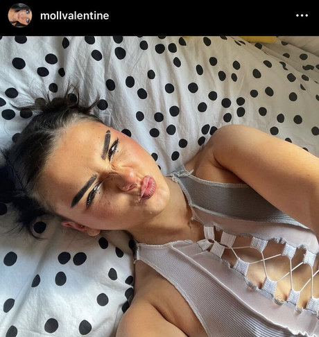 Moll Valentine Nacktbilder geleakt OnlyFans Aufgedeckt