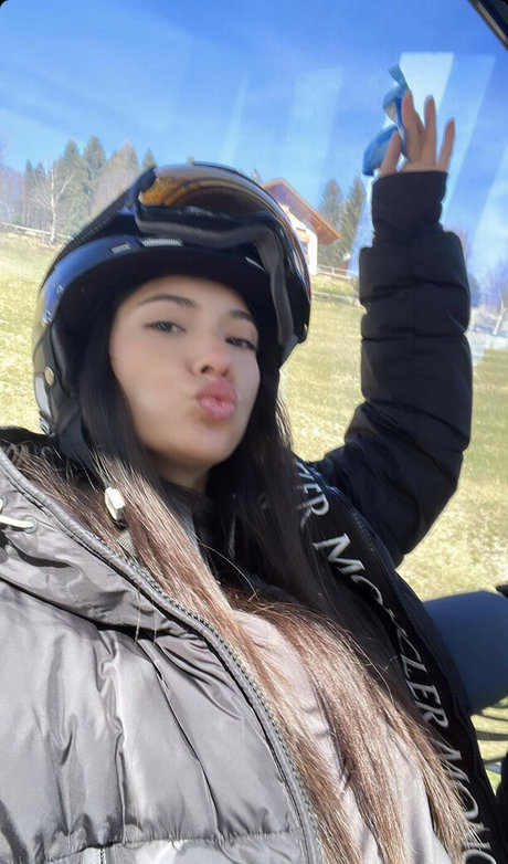 Paola Maria OnlyFans Striptease