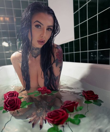 Hollie Stafford Nacktbilder von OnlyFans