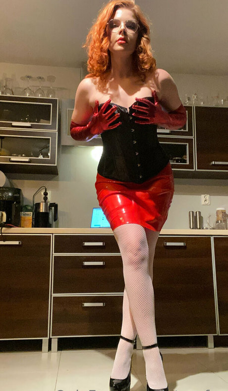 latex fox OnlyFans Inhalte