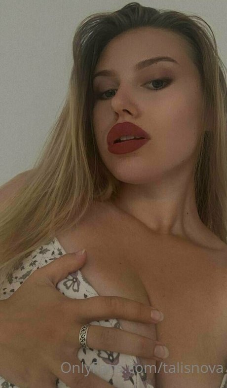 Talisnova Nacktpornos auf OnlyFans