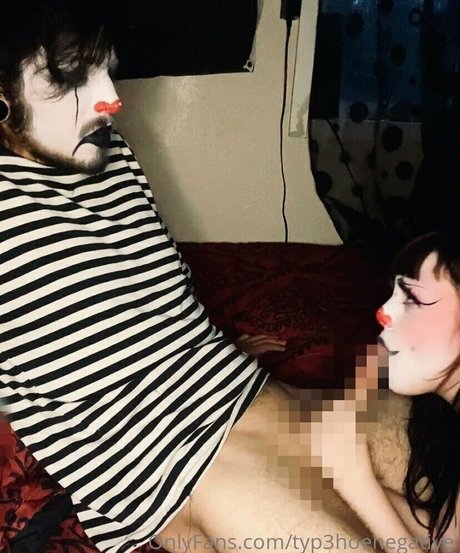 typ3hoenegative Nacktbilder von OnlyFans