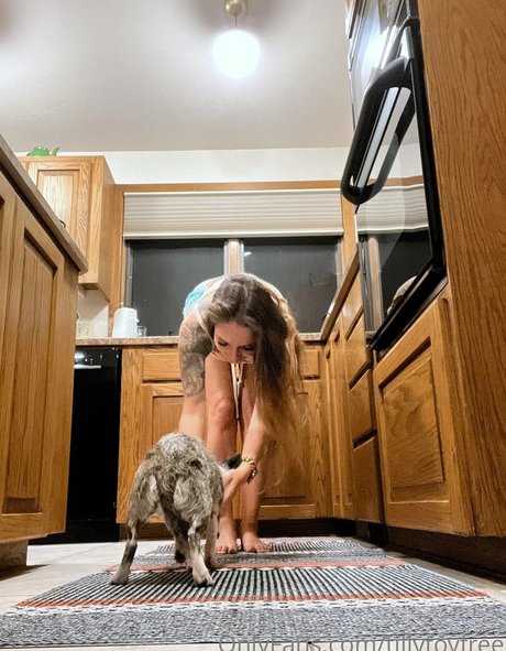 tillytoyfree NurlyFans-Brüste