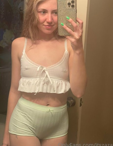 itszaza OnlyFans Star