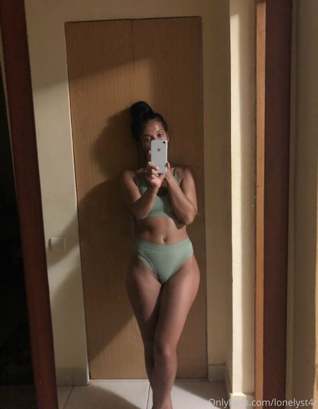 Lonelyst4r OnlyFans Nacktbilder