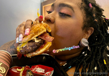 growingellex Nacktbilder geleakt OnlyFans