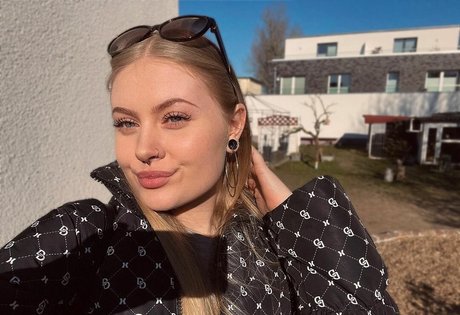 emaazing OnlyFans Sex