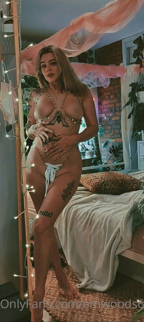 asiatische schwester onlyfans sexy nackt Bild