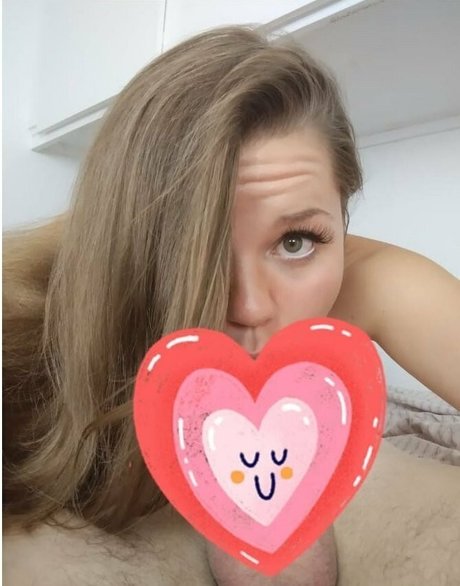 kate sofiefree OnlyFans Strip