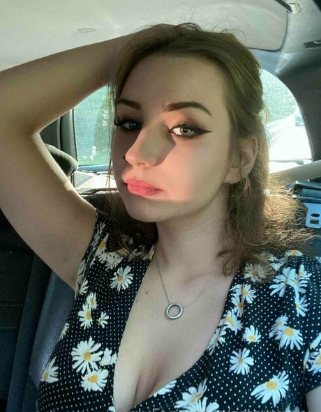 sstormyfox OnlyFans schlank