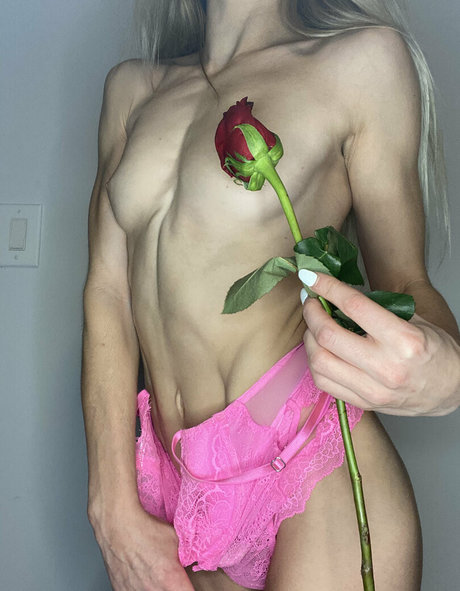 teenytinyblondie OnlyFans Leaks