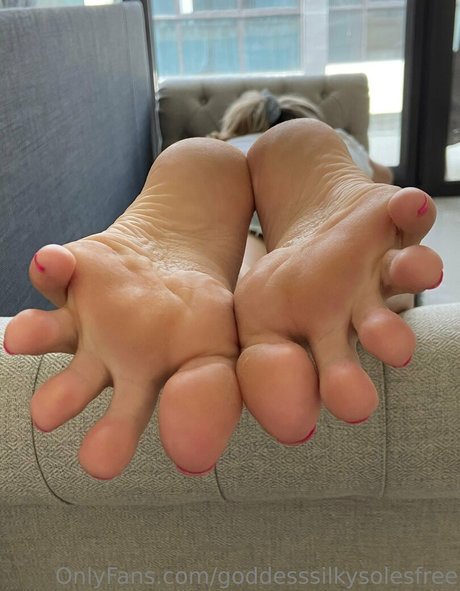 goddesssilkysolesfree 