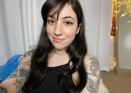 vaegasuicide OnlyFans geleakte Brüste