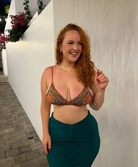 Bonnie Rebecca OnlyFans Strip